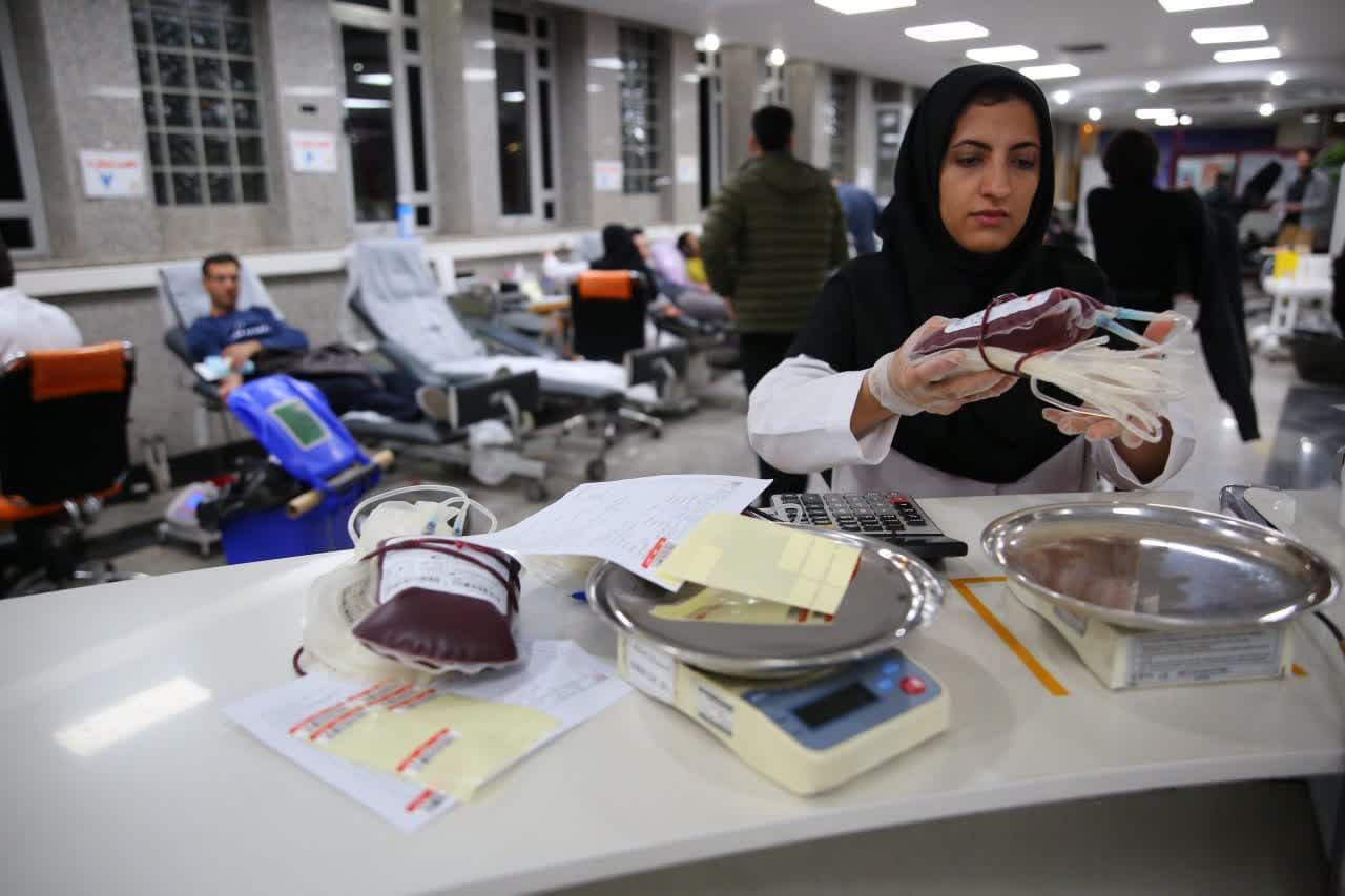 بزرگترین محموله اهدای خون کشور از استان مرکزی به بندرعباس ارسال شد