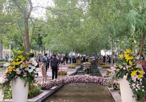 محلات،قلب تپنده گل‌های ایران