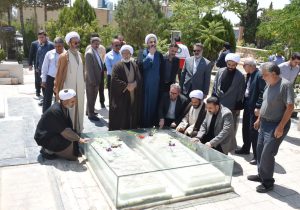 احترام به امام جمعه فقید در سالروز اولین نمازجمعه