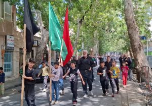 برپایی دسته عزاداری عشاق امام حسین(ع) در محلات