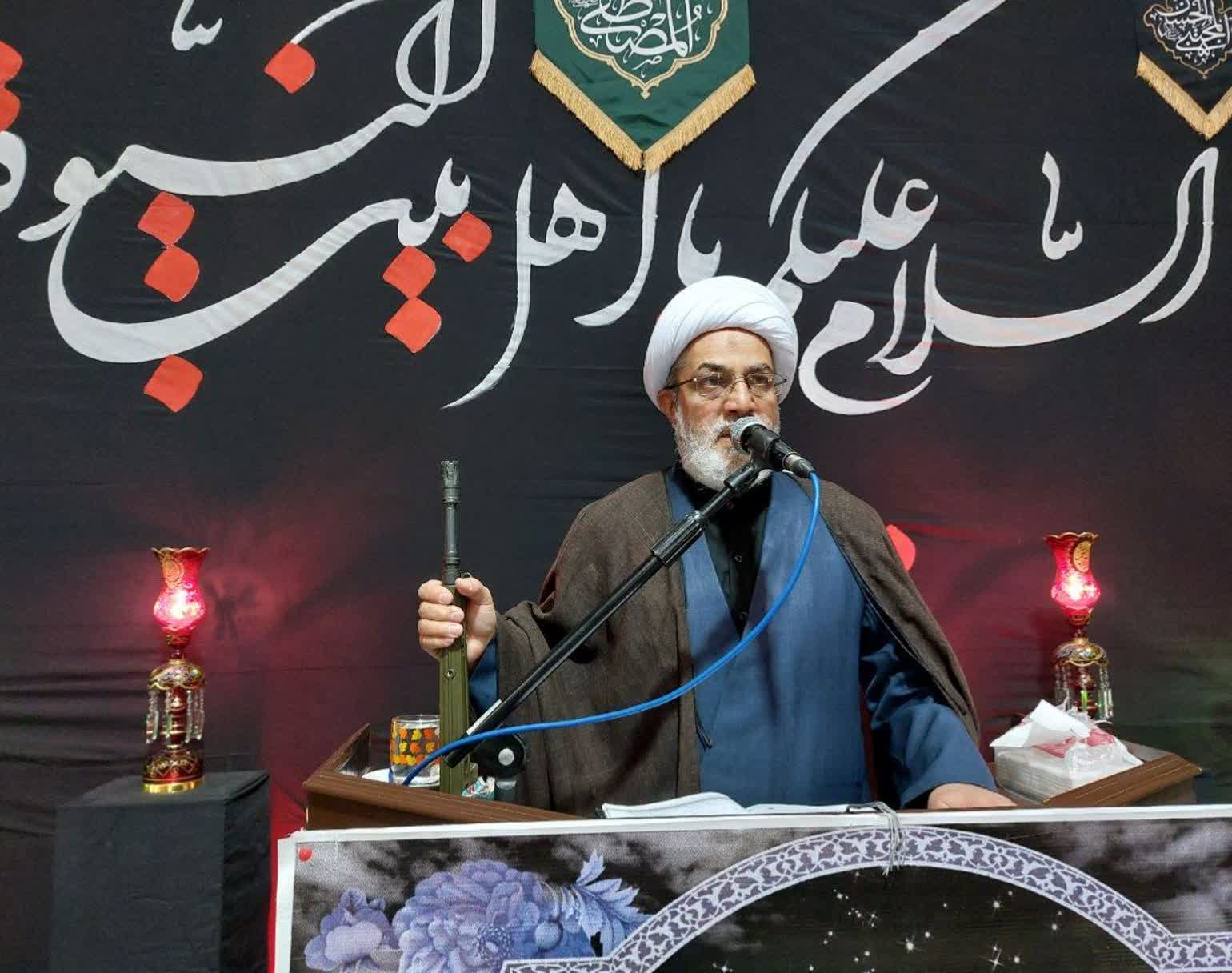 آمریکایی‌ها باید از منطقه خارج شوند