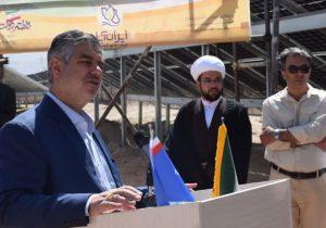 استاندار مرکزی در سفر به محلات ۳۱ طرح عمرانی و اقتصادی را افتتاح کرد
