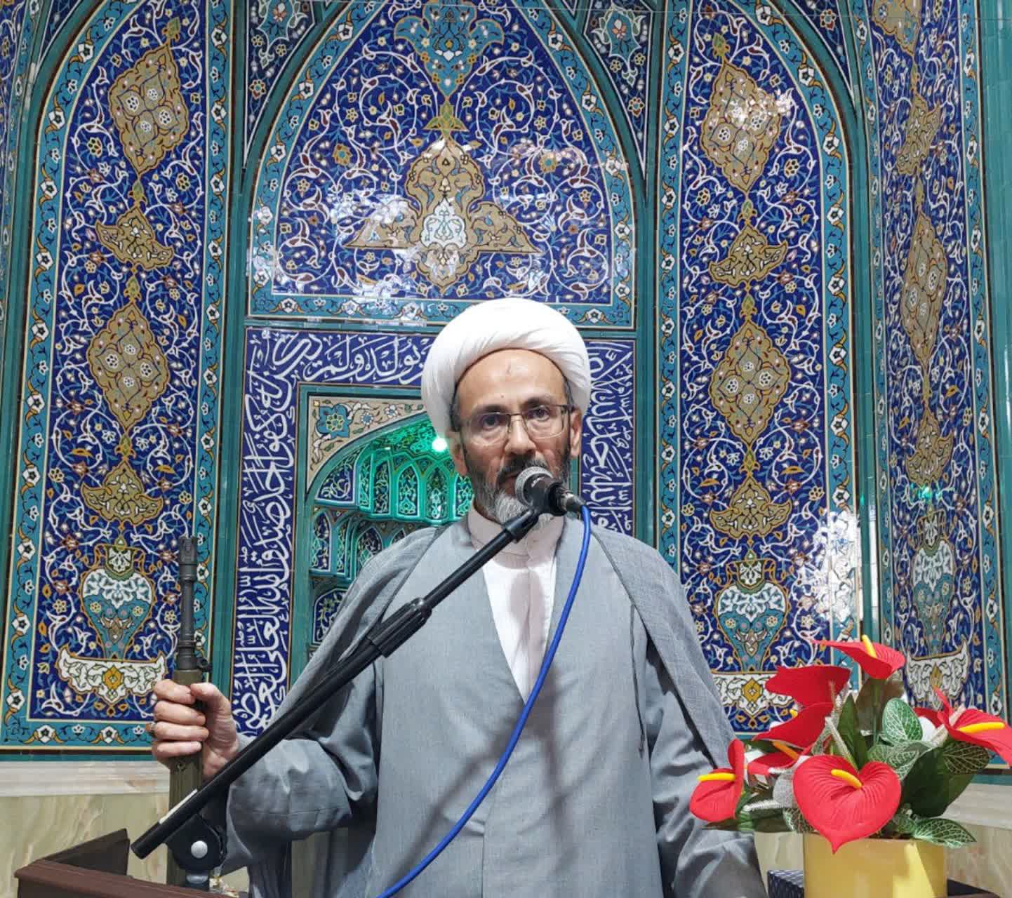پرچم اختلاف را باید زمین بگذاریم