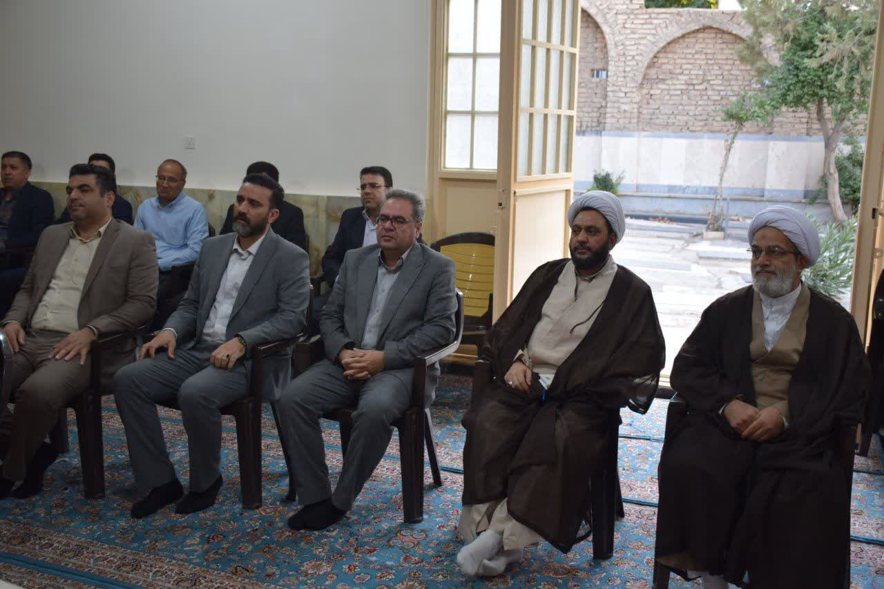 برگزاری جلسه شورای اداری در امامزادگان فضل و یحیی(ع)