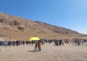 محلات میزبان جشنواره‌ای رنگارنگ با بادبادک‌ها، املت و چای آتشی