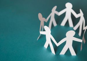 همدلی یعنی درک افکار و احساسات دیگران بدون غرق شدن در مشکلاتشان