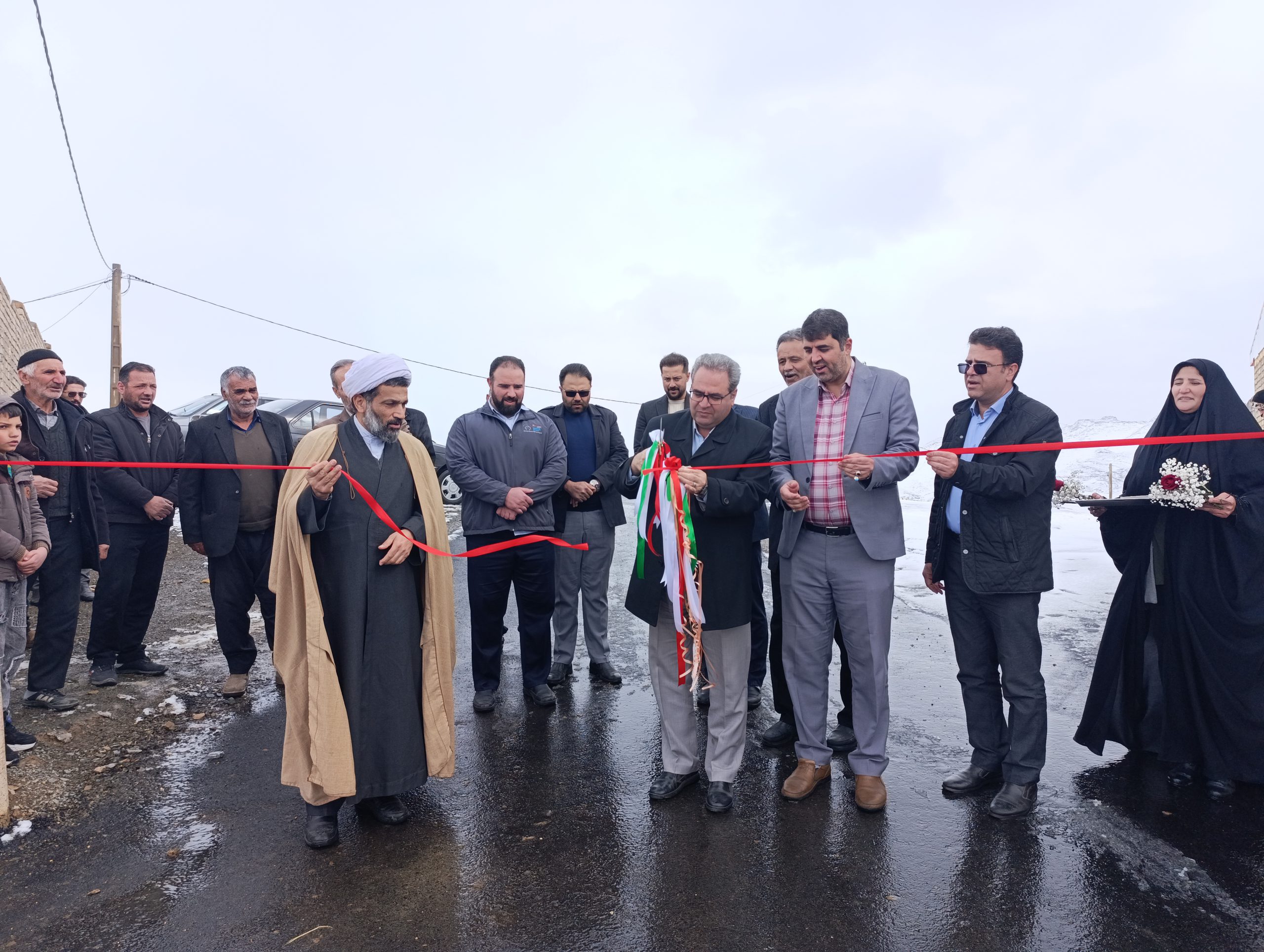 افتتاح پروژه آسفالت معابر روستای امیرآباد بزیجان
