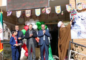 طنین گلبانگ انقلاب اسلامی در دبستان شاهد محلات