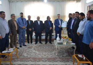 تجلیل استاندار مرکزی از خانواده شهیدان جنگ رمضان در محلات