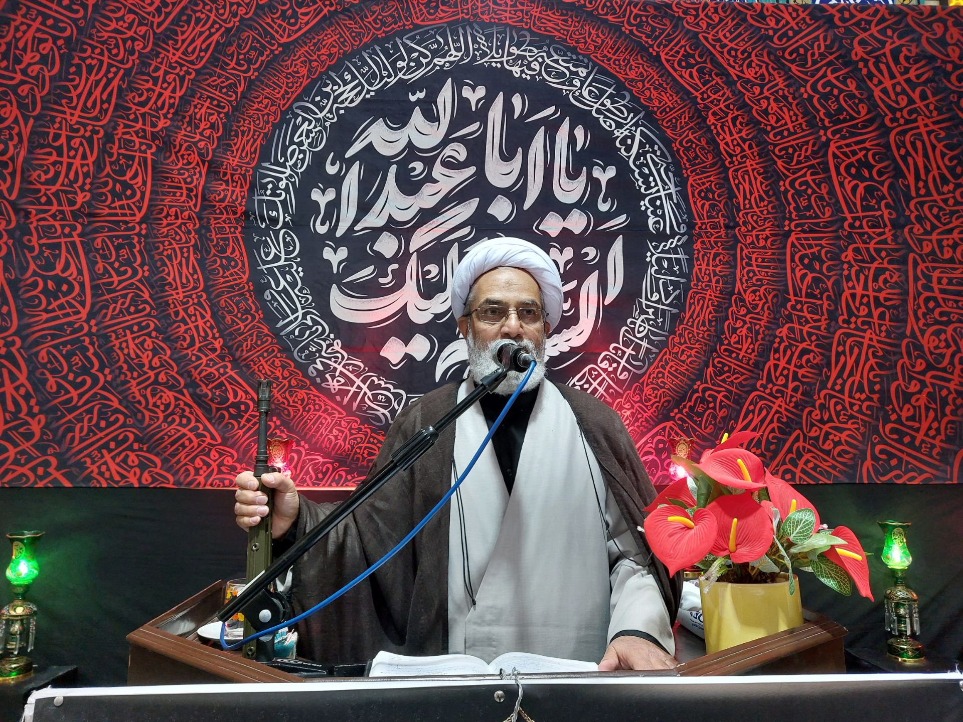 پذیرش صلح با دشمن تنها با حفظ قدرت، هوشیاری و تأمین عزت ملت معنا پیدا می‌کند