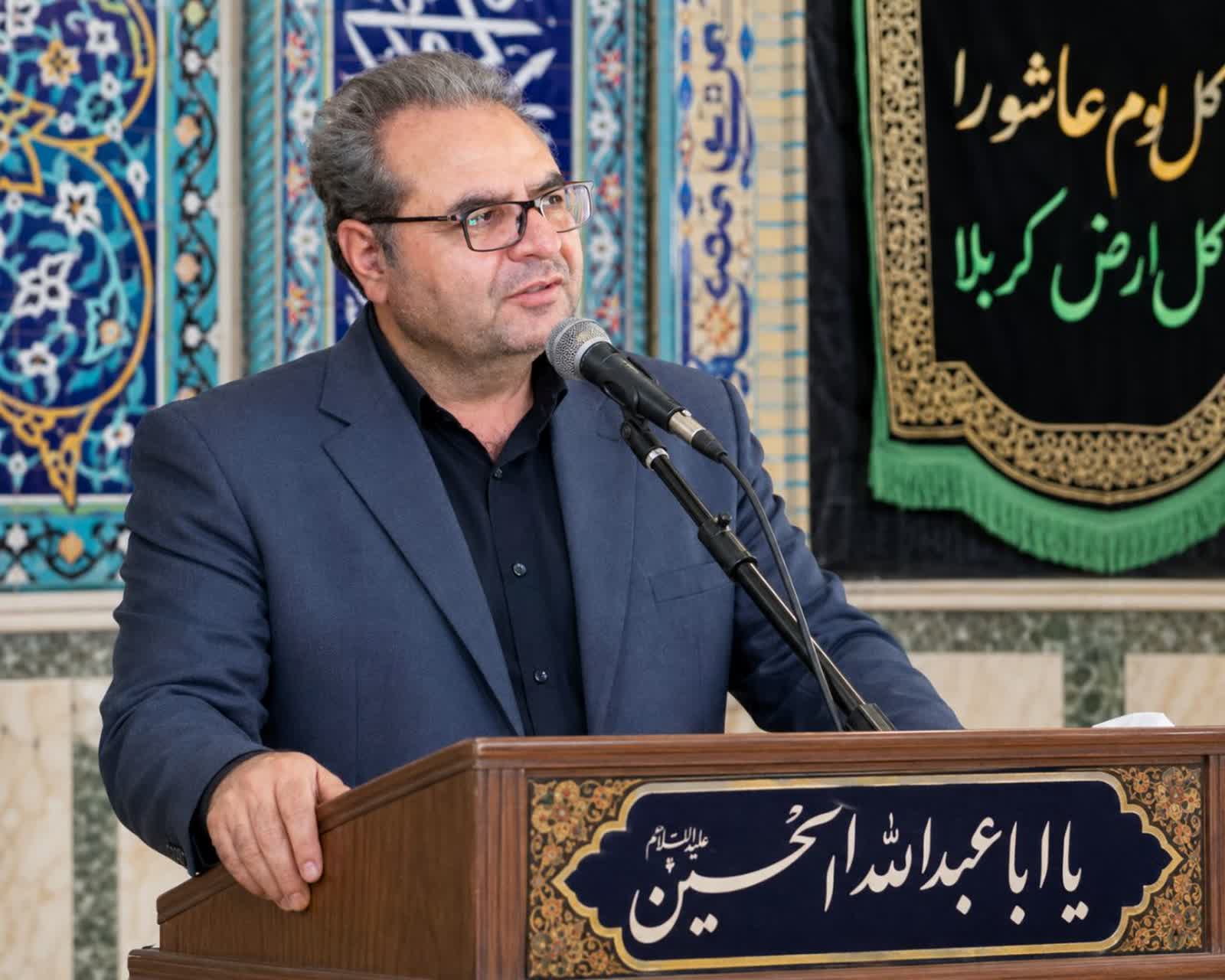 وحدت و همدلی مردم در عزاداری‌های حسینی، برگرفته از نهضت عاشوراست