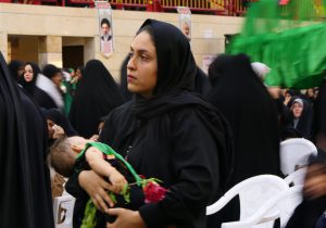 شکوه همدلی مادران حسینی در اجتماع شیرخوارگان عاشورایی محلات