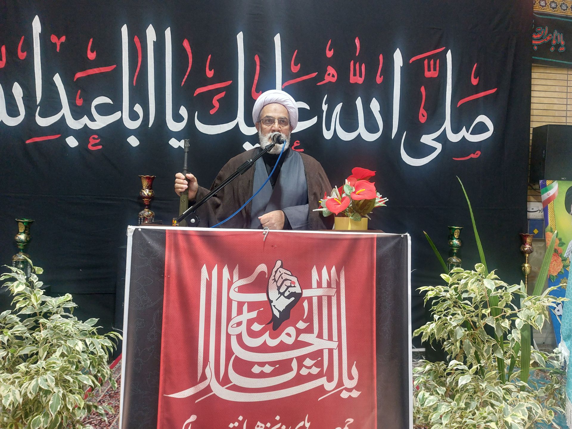 خون‌خواهی باید بر پایه معرفت باشد؛ نباید احکام جنگ با دشمن را با روابط درون جامعه اسلامی خلط کرد