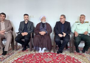 قدردانی فرماندار محلات از امام جمعه محلات در سالروز نخستین نماز جمعه پس از انقلاب